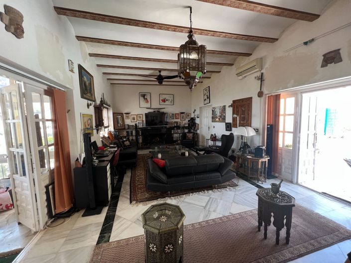 Image No.19-4 Bed Property for sale