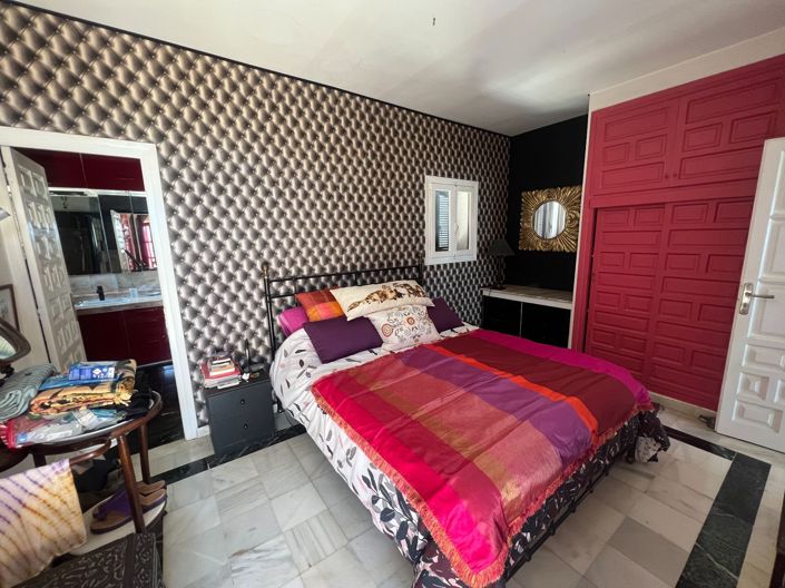 Image No.24-4 Bed Property for sale