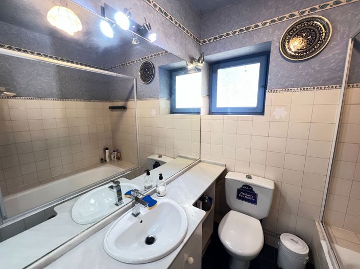 Image No.30-4 Bed Property for sale