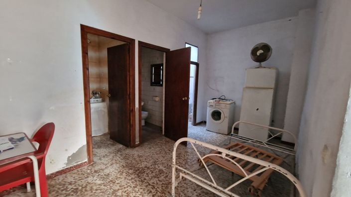 Image No.5-1 Bed Townhouse for sale