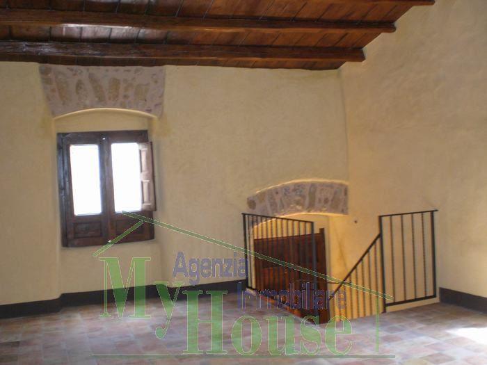 Image No.6-2 Bed House for sale