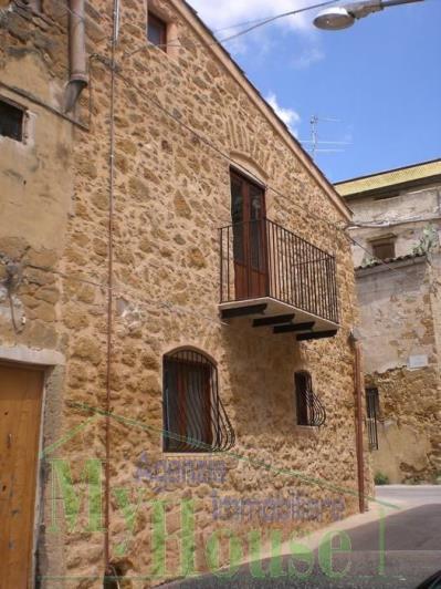 Image No.2-2 Bed House for sale