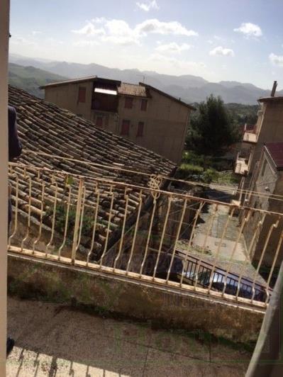 Image No.2-2 Bed House for sale