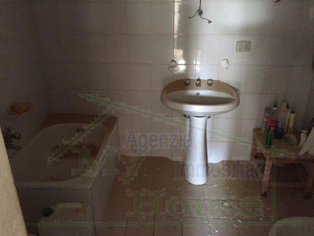 Image No.15-2 Bed House for sale