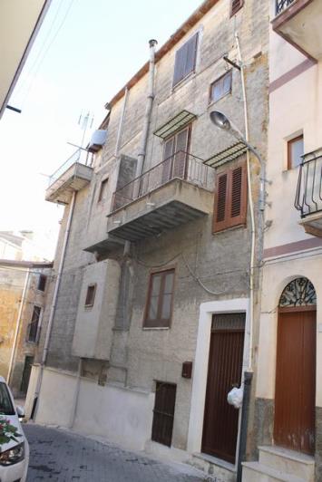 Image No.2-3 Bed Townhouse for sale