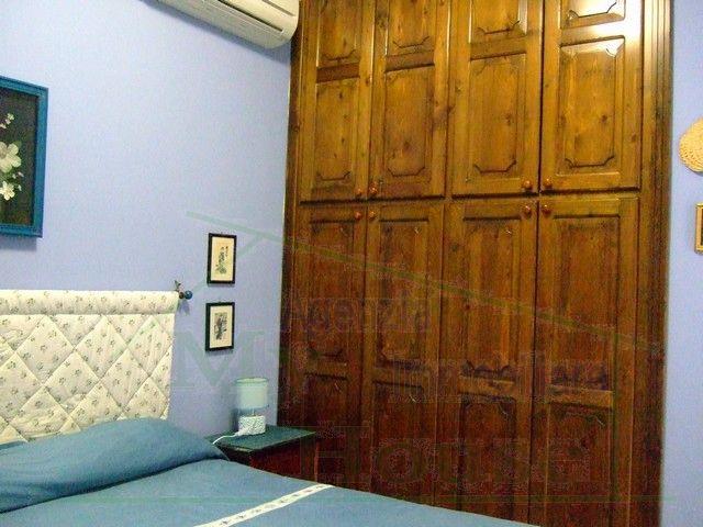 Image No.4-2 Bed Villa for sale