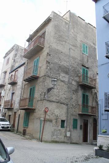 Image No.1-3 Bed House for sale