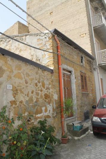 Image No.13-3 Bed Townhouse for sale