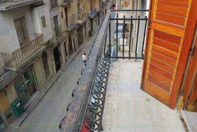 Image No.10-3 Bed Townhouse for sale