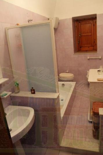 Image No.12-3 Bed Townhouse for sale