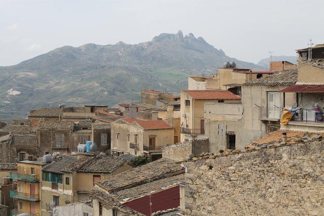 Image No.12-3 Bed House for sale