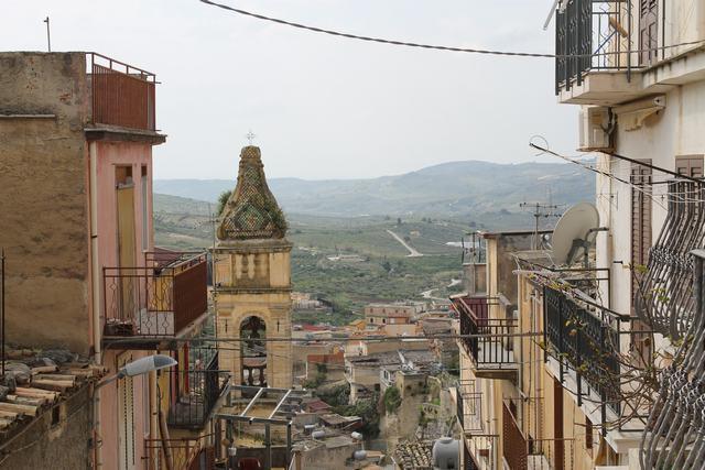 Image No.26-3 Bed House for sale