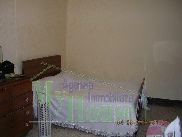 Image No.8-2 Bed Townhouse for sale