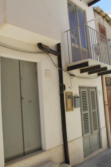 Image No.5-2 Bed Townhouse for sale