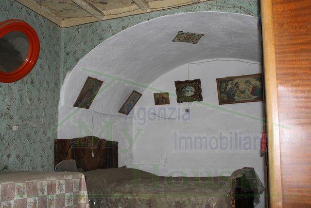 Image No.5-2 Bed Townhouse for sale