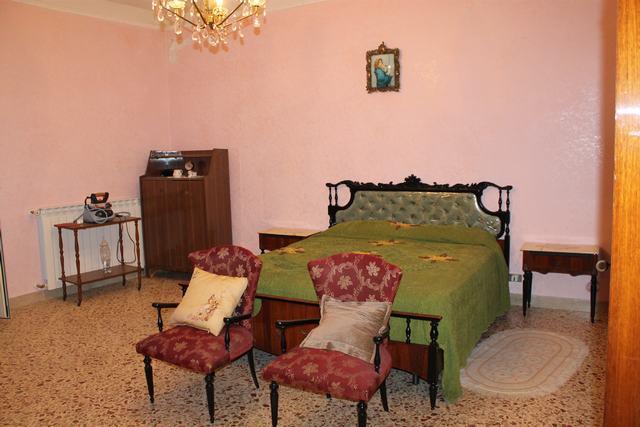 Image No.11-2 Bed Townhouse for sale