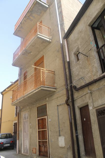 Image No.2-3 Bed Townhouse for sale