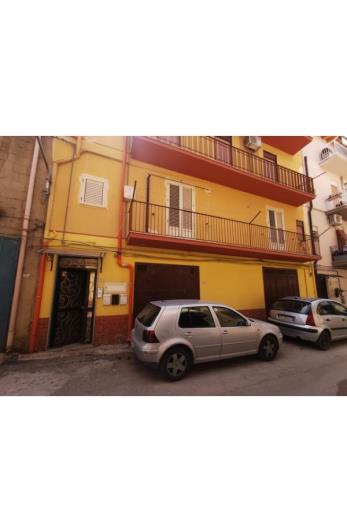 Image No.1-3 Bed House for sale