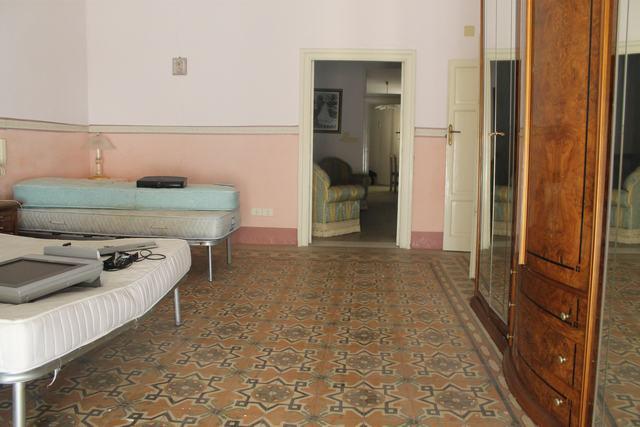 Image No.11-2 Bed Townhouse for sale