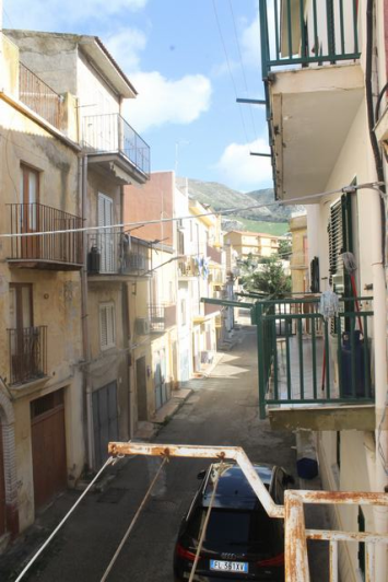 Image No.17-2 Bed Townhouse for sale