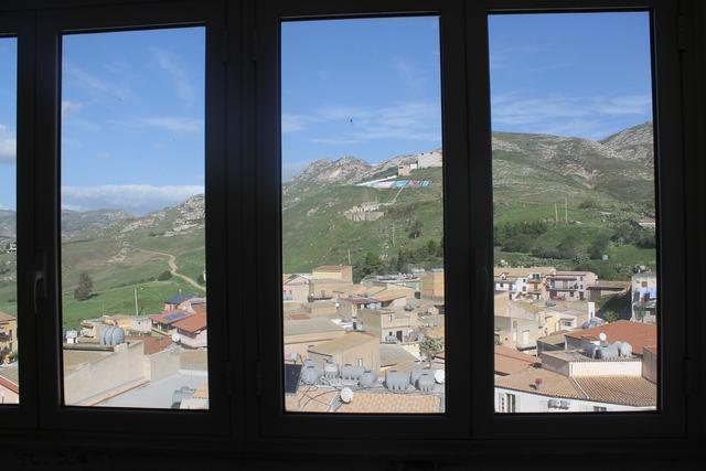 Image No.16-1 Bed Townhouse for sale