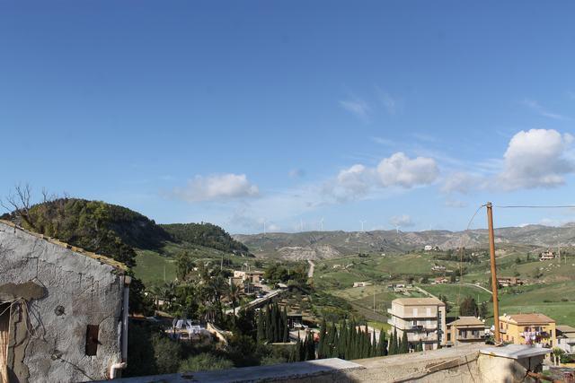 Image No.21-1 Bed Townhouse for sale