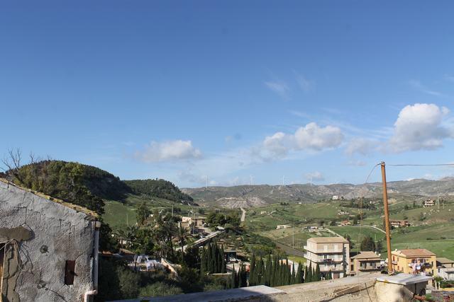 Image No.22-1 Bed Townhouse for sale