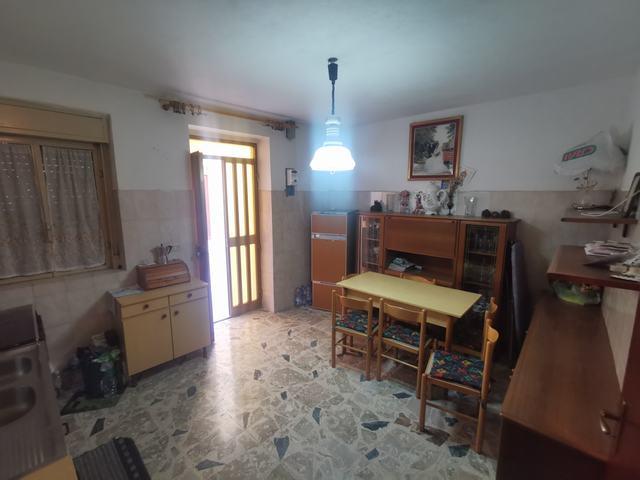 Image No.5-2 Bed Townhouse for sale