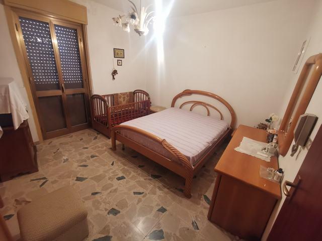 Image No.14-2 Bed Townhouse for sale