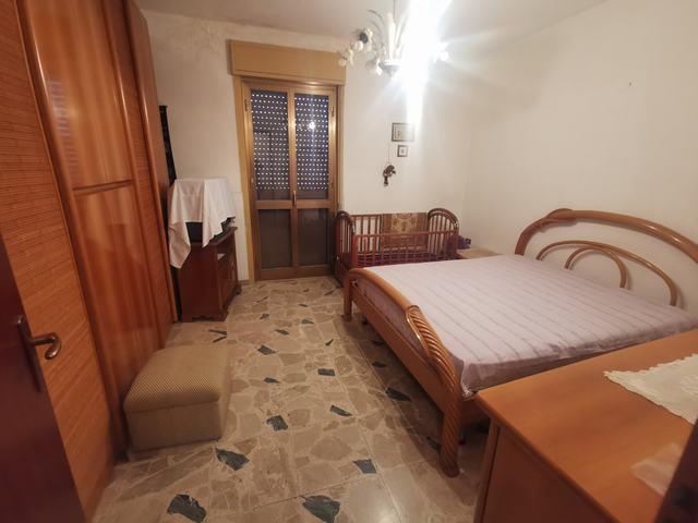 Image No.16-2 Bed Townhouse for sale