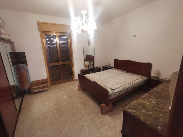 Image No.17-2 Bed Townhouse for sale