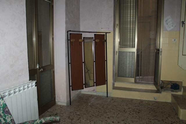 Image No.7-3 Bed Studio for sale