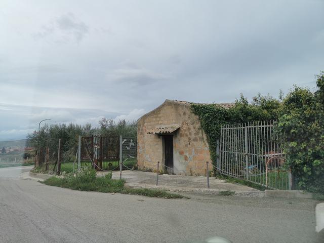 Image No.11-1 Bed Country House for sale