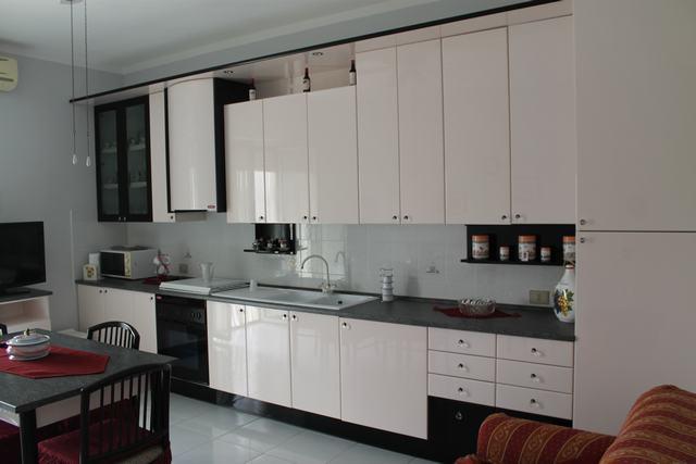 Image No.19-4 Bed House for sale