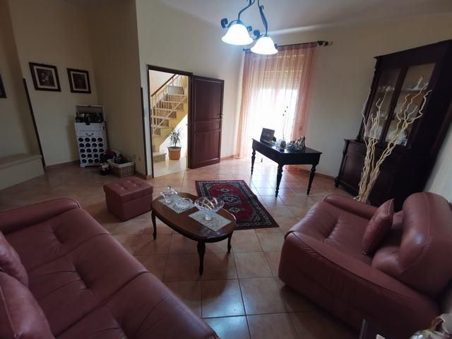 Image No.10-3 Bed Townhouse for sale