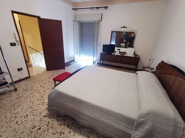 Image No.16-3 Bed Townhouse for sale