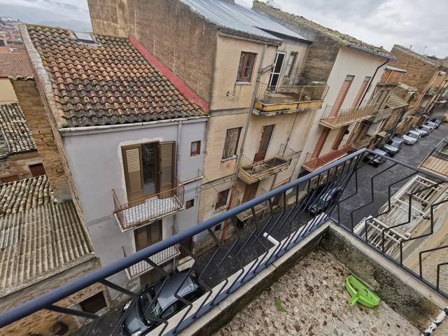 Image No.23-3 Bed Townhouse for sale