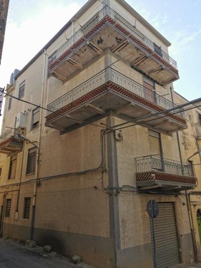 Image No.6-3 Bed Townhouse for sale