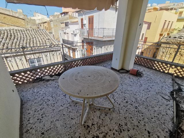 Image No.36-3 Bed Townhouse for sale