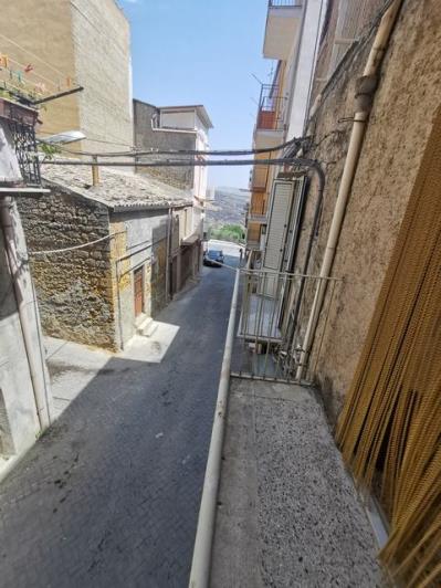 Image No.24-2 Bed Townhouse for sale