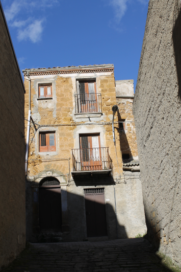 Image No.2-3 Bed Townhouse for sale