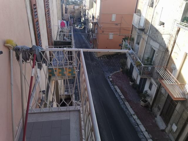 Image No.19-3 Bed Townhouse for sale