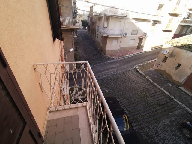 Image No.24-3 Bed Townhouse for sale