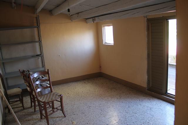 Image No.8-2 Bed Townhouse for sale