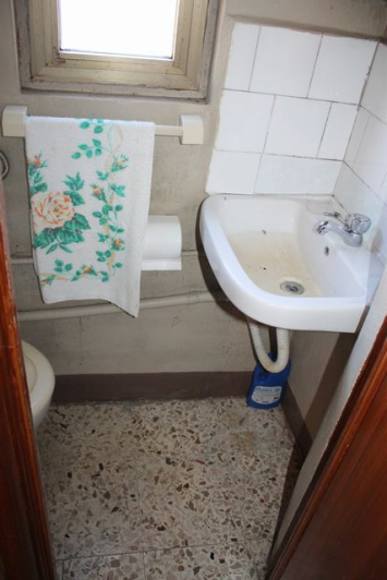 Image No.9-2 Bed Townhouse for sale