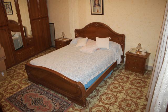 Image No.12-2 Bed Townhouse for sale