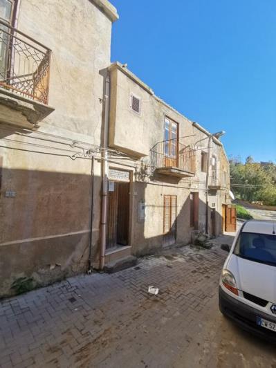 Image No.3-2 Bed Townhouse for sale