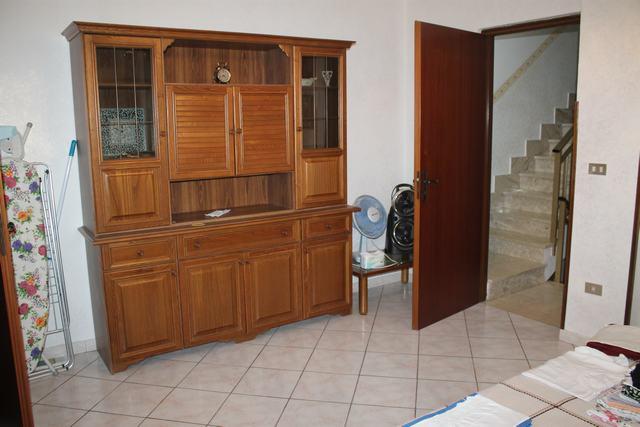 Image No.13-3 Bed Townhouse for sale