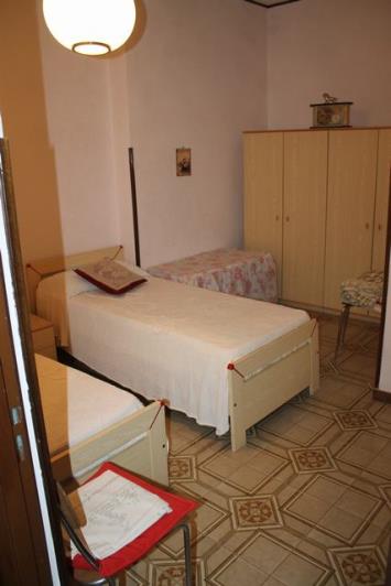 Image No.16-3 Bed Townhouse for sale