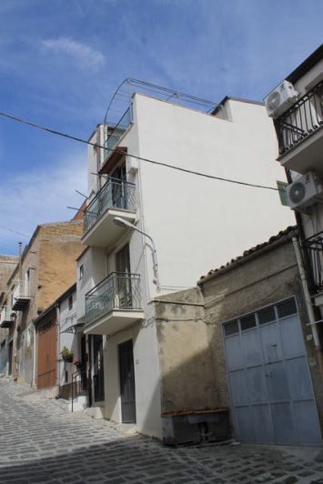 Image No.4-2 Bed Townhouse for sale